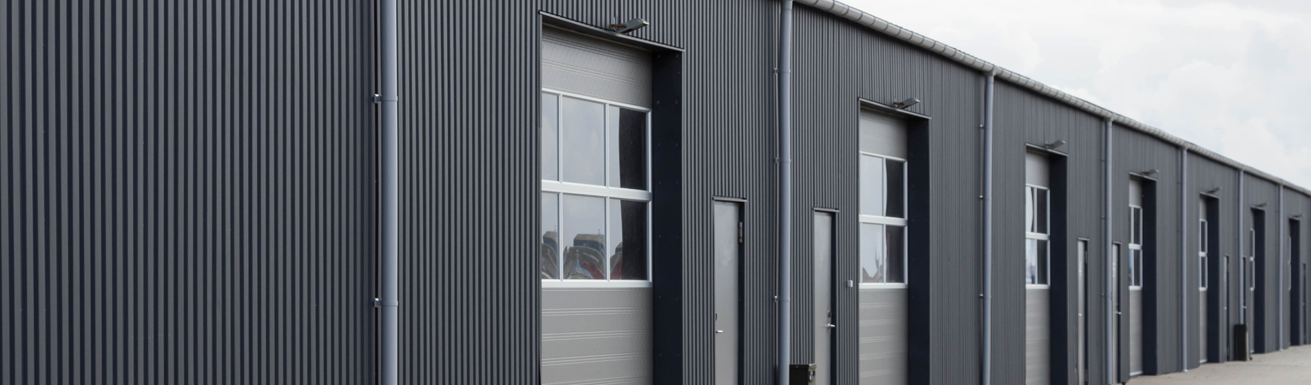 fabricant porte de garage aluminium 13300