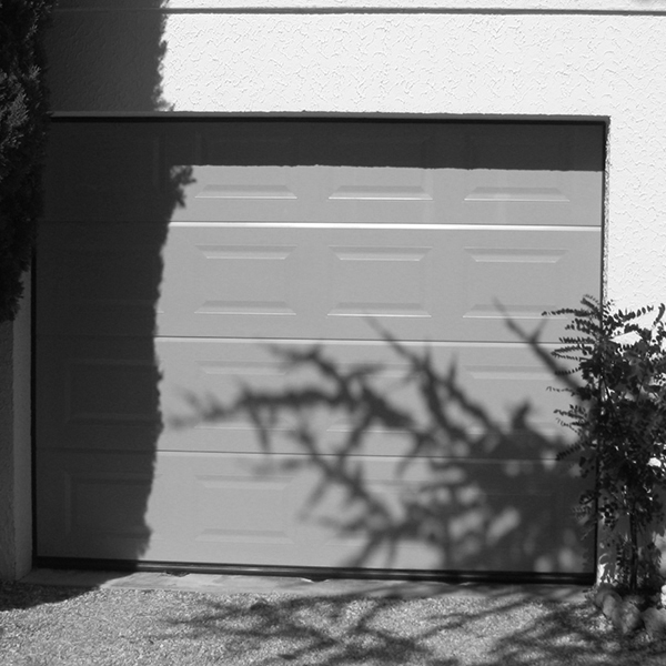 Pose porte de garage sur-mesure